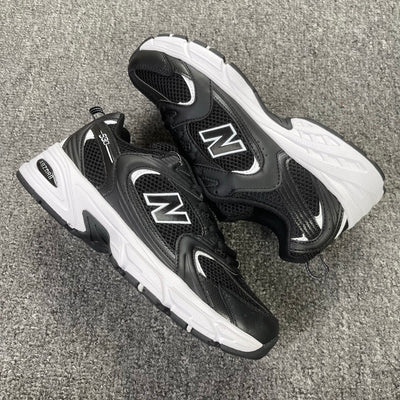 NB530 - Black & White